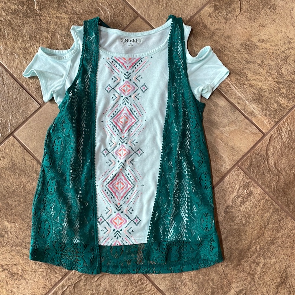 + MUDD + Cold Shoulder + Vest Set
